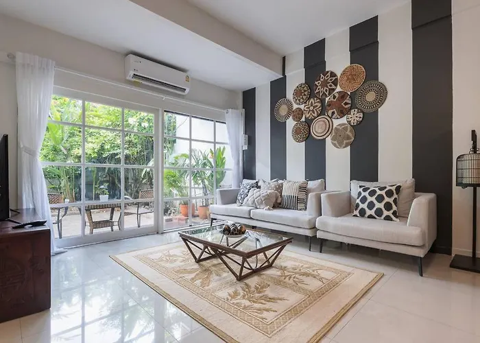Oasis Townhouse In The Perfect Location