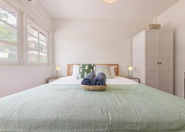 Oasis Townhouse In The Perfect Location *