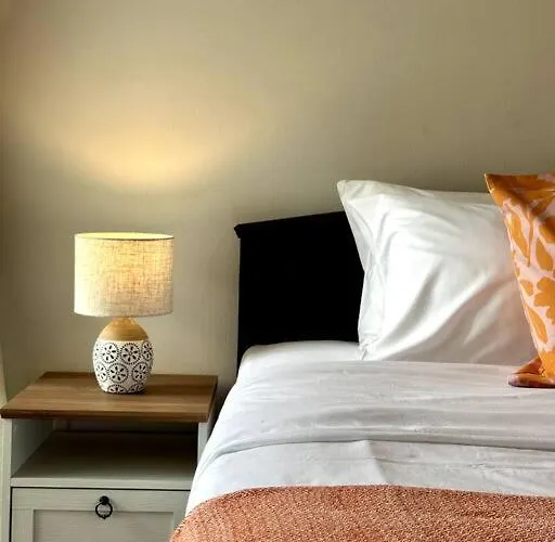 Oasis Townhouse In The Perfect Location 度假居